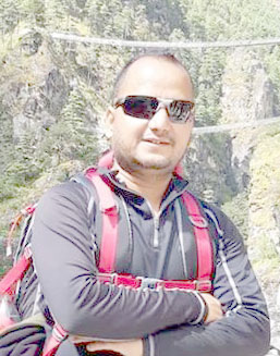 Expert trekking guide